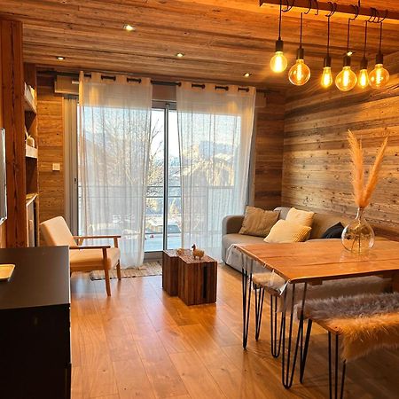 Alpe D'Huez Le Majestic 2 Skis Aux Pied Exterior foto